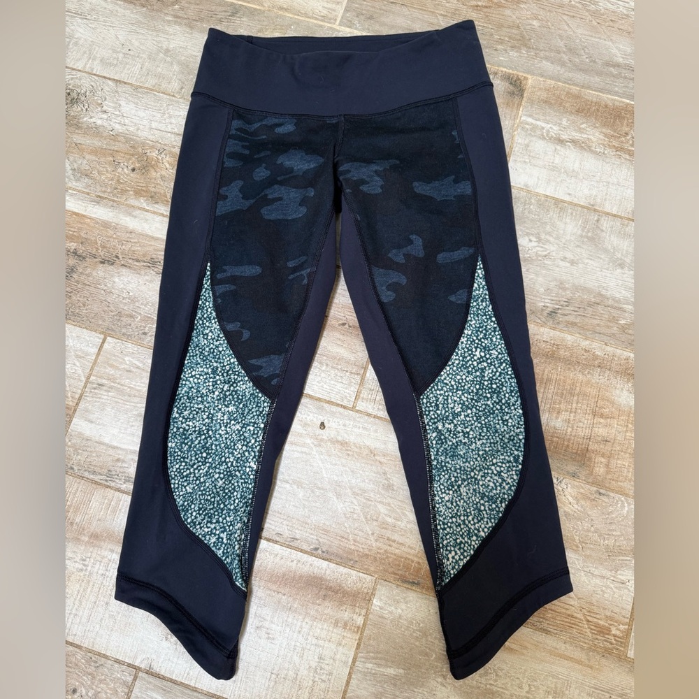 Lululemon Athletica Navy and Blue Camo Leggings